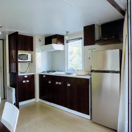 Kamp alanı De La Base Nautique *