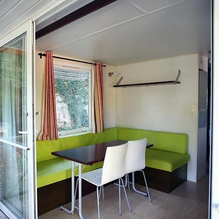 De La Base Nautique *