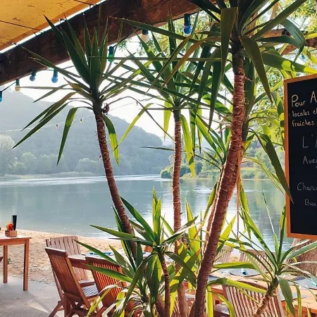 Kamp alanı De La Base Nautique