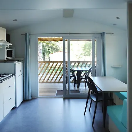 캠프장 De La Base Nautique